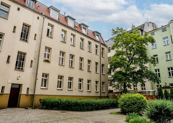 Lakowa Charming By Bookinghost * 波兹南